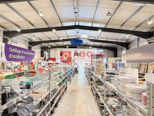 Local commercial 866 m² BÉZIERS