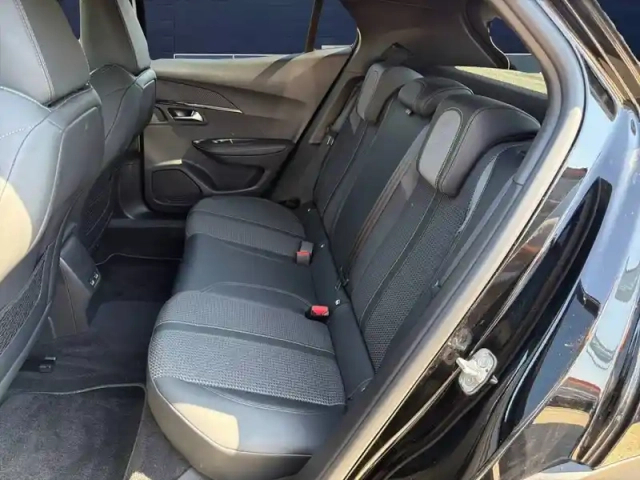 Peugeot 2008 electrique 136 ch — photo 15