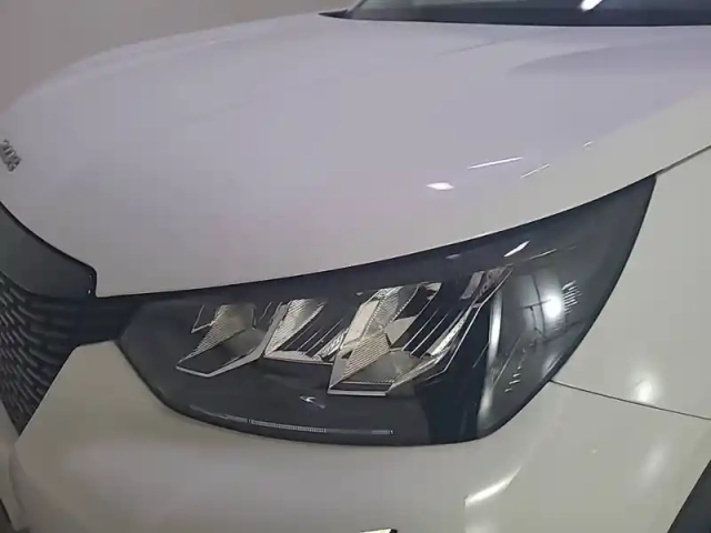 Peugeot 2008 puretech 130 s&amp;s bvm6 — photo 16