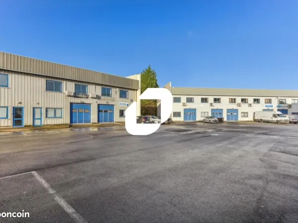 Local d'activité 211 m²