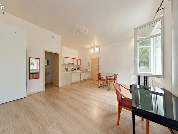 Studio 1 pièce 27 m²