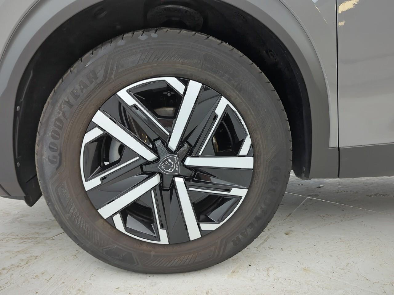 Peugeot 2008 puretech 100 s&s bvm6 active — photo 29