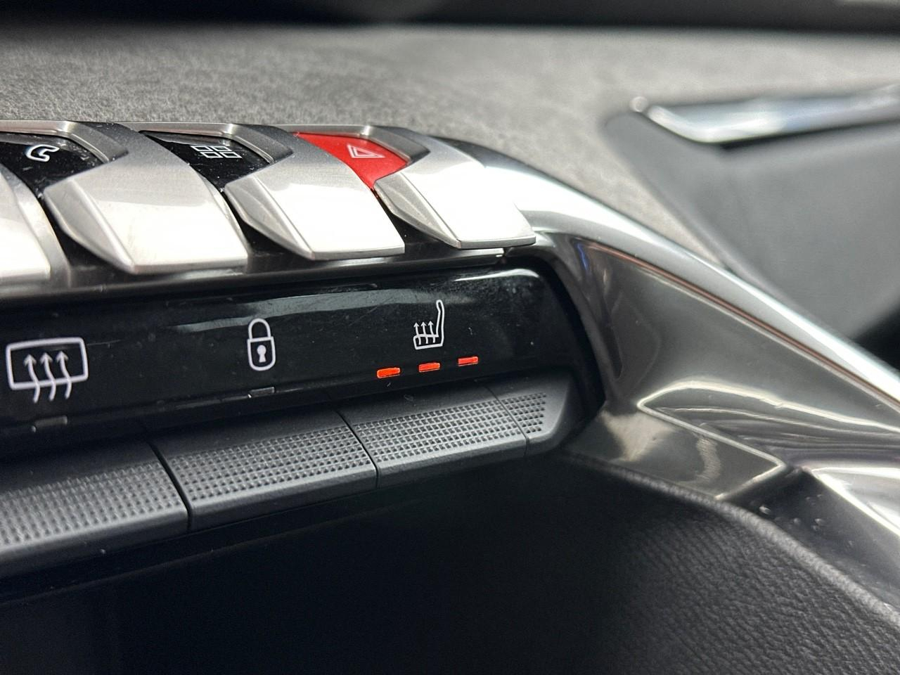 Peugeot 3008 hybrid 225 e-eat8 gt pack — photo 28