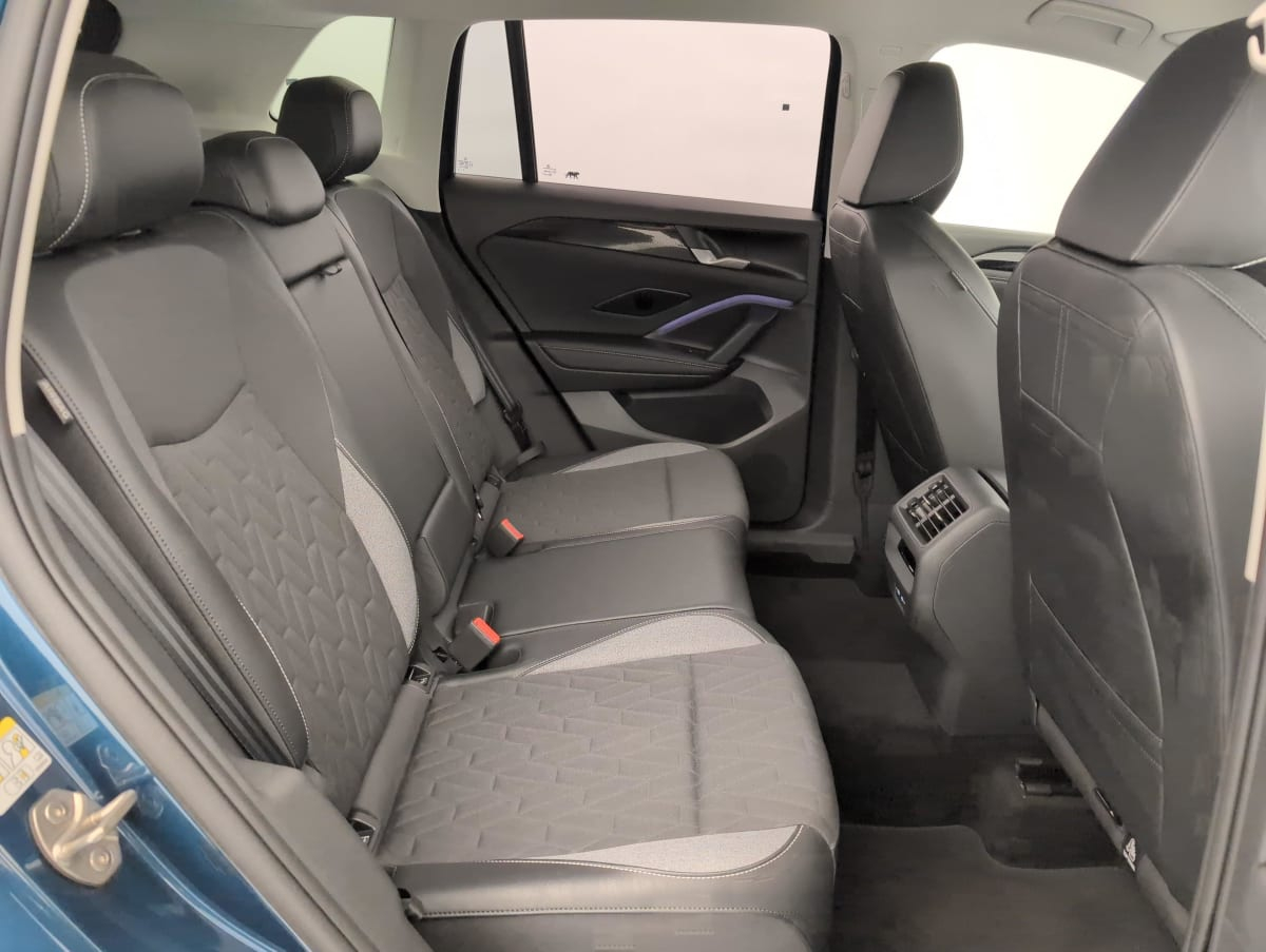 Volkswagen Tiguan — photo 10