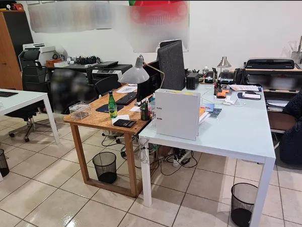 Bureau à louer - 24,5 m² - Marseille 13016 - Zone QPV allègements fiscaux - village saint André 1301