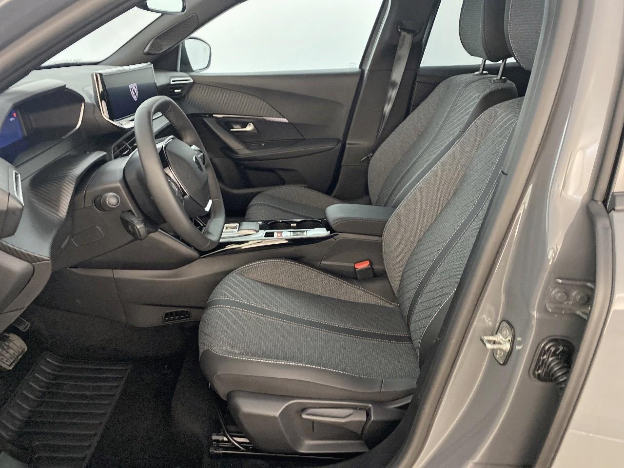 Peugeot 2008 hybrid 145 ch e-dcs6 allure — photo 9