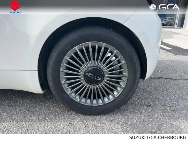Fiat 500 e 118ch my23 — photo 4