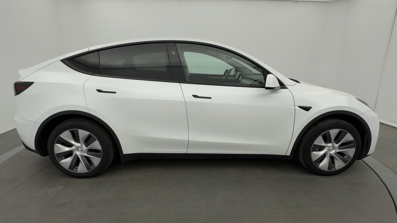 Tesla MODEL Y Long Range RWD — photo 6