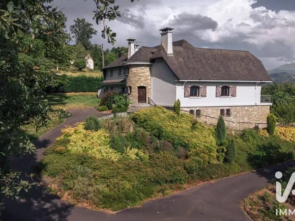 Maison 10 pièces 487 m²