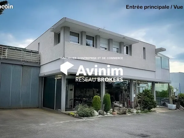 Local 1530 m² Annemasse