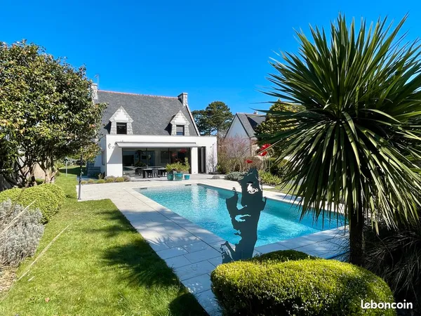 CONCARNEAU (29) - Maison « coup de coeur » avec piscine en bord de mer A vendre de particulier à par