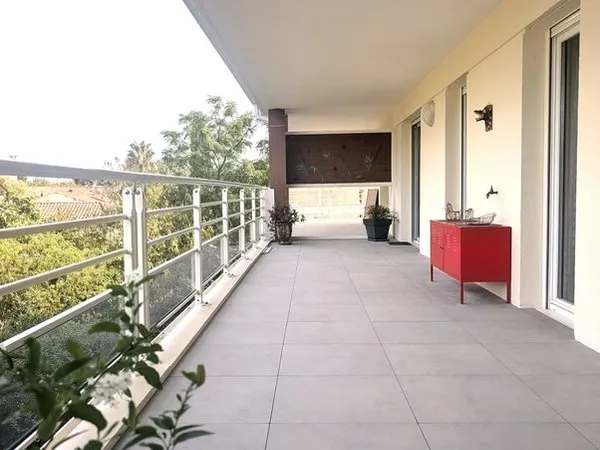 Montpellier Beaux arts exceptionnel Superbe appartement de Type F3 dune surface de 77m² plus immense