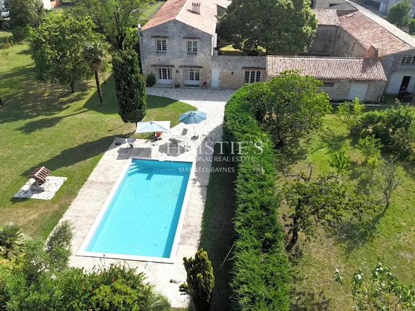 Manoir de caractère en Pierre - Piscine - Parc Arboré