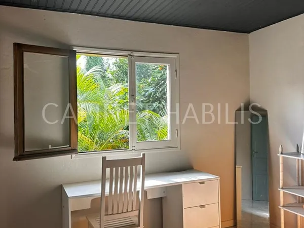 À LOUER - CHAMBRE MEUBLÉE DE 12,00 M2 ENVIRON - LE TAMPON -