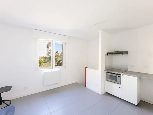 BAYONNE - T2 en duplex avec parking privatif