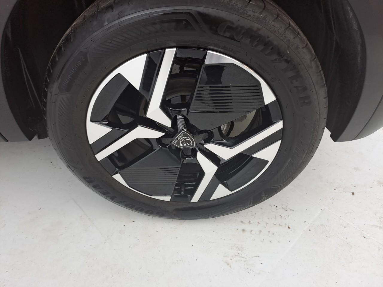 Peugeot 2008 puretech 130 s&s eat8 gt — photo 25
