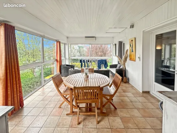 Maison 5 pièces 216 m²