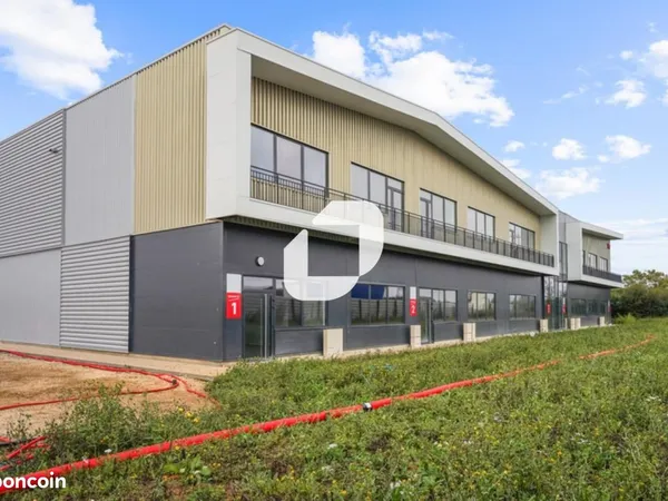 Local d'activité 5 423 m²
