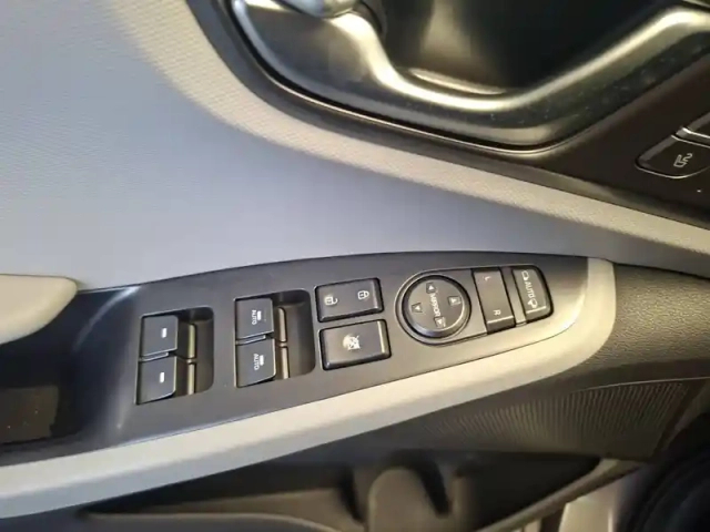 Hyundai Ioniq plug-in 141 ch — photo 54