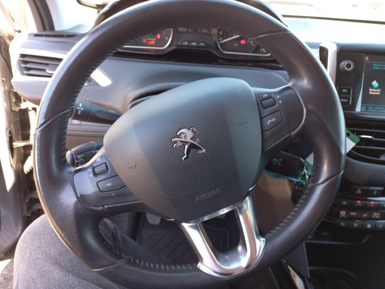 Peugeot 2008 puretech 110ch s&s bvm6 signature — photo 19