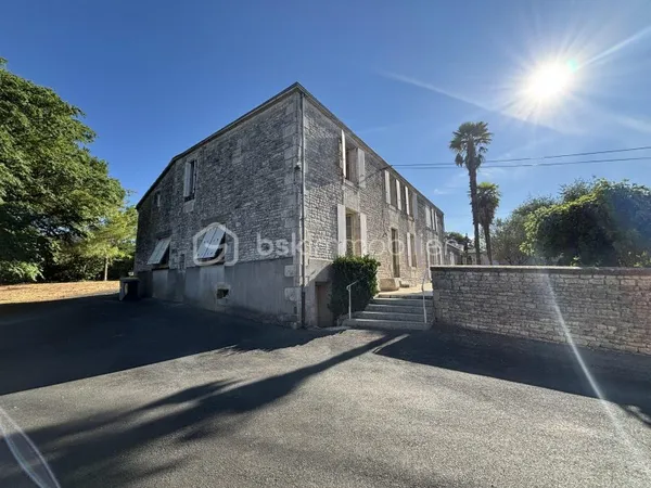 Maison 10 pièces 213 m²
