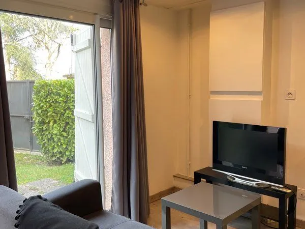 Studio meublé indépendant dans maison individuelle
