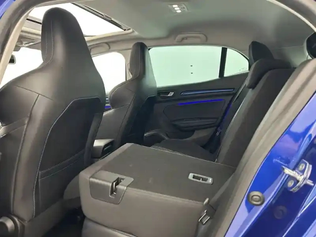 Renault Megane mégane iv berline tce 205 energy edc — photo 10