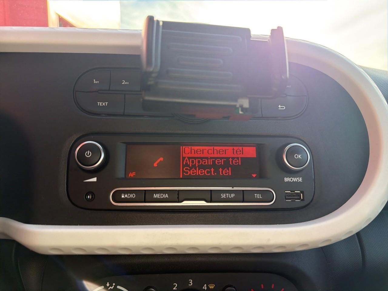 Renault Twingo 1.0 sce 70 e6c limited — photo 17