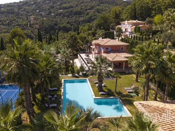 Domaine Privé d'Exception - Villa de Prestige aux Prestations de Resort