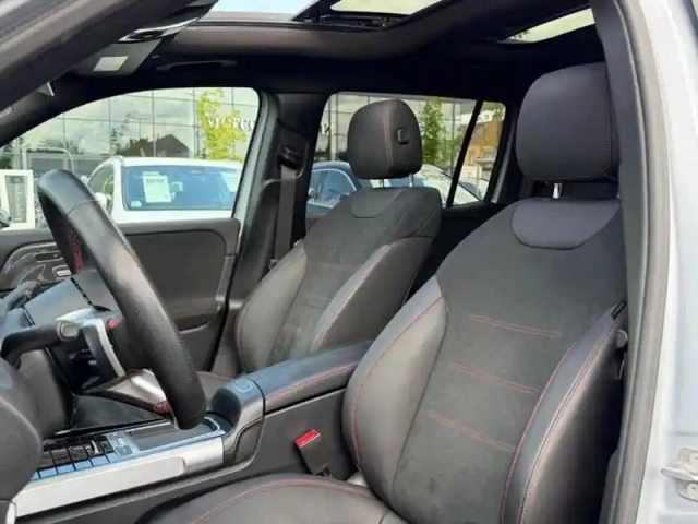 Mercedes Glb 200 d amg line — photo 35