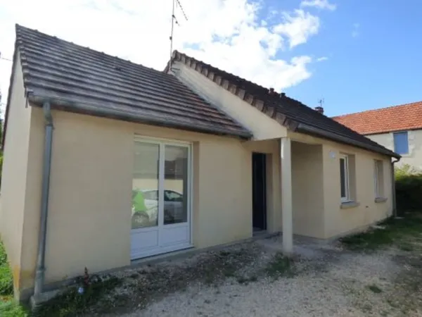 Votre agence France Loire Aubigny S/Nère vous propose ce pavillon à la location sur la commune de Ve
