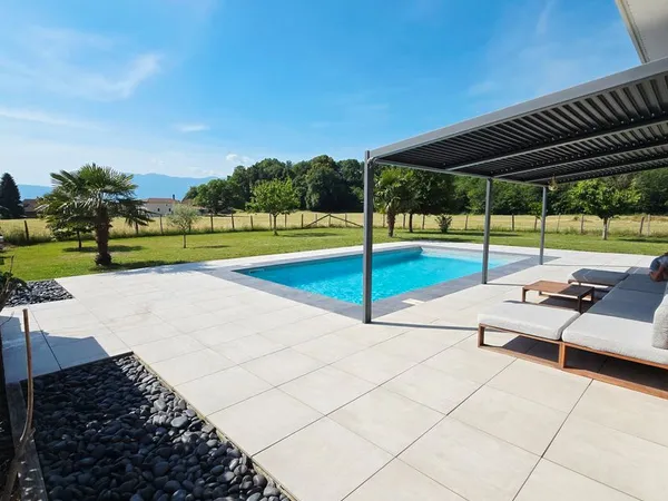 Maison 150 m²/Piscine/Garage sur 1500m² de terrain
