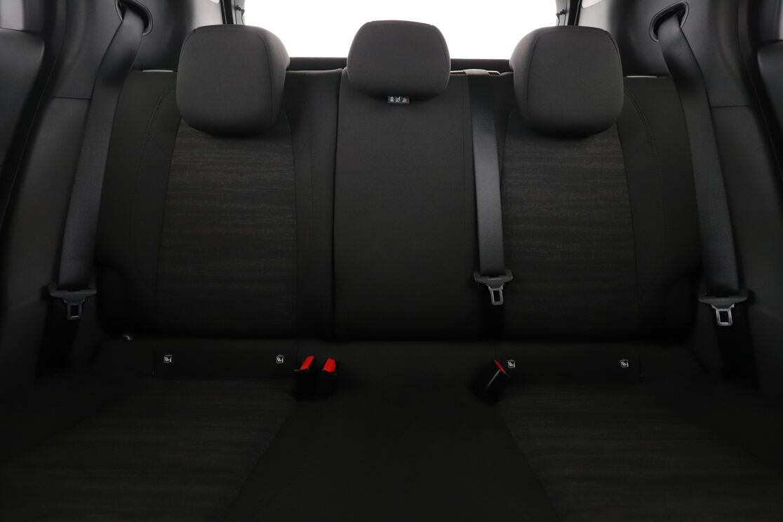 Jeep Avenger 1.2 Turbo T3 E-Hybrid Longitude BVR6 — photo 13