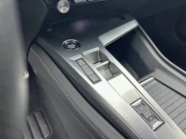 Peugeot 308 phev 180 e-eat8 — photo 14