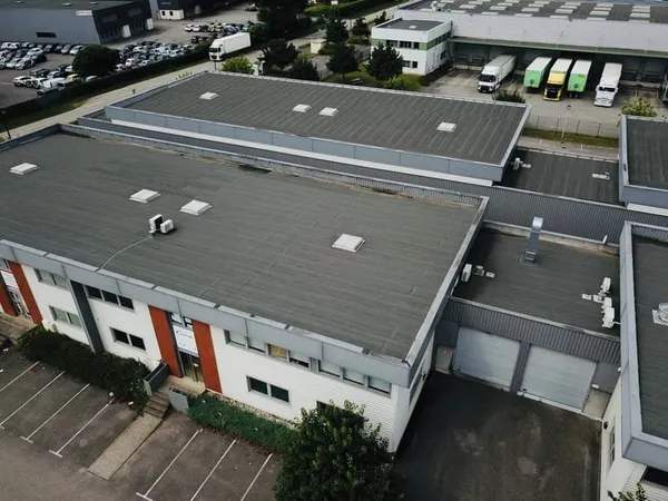 Local commercial 540 m²
