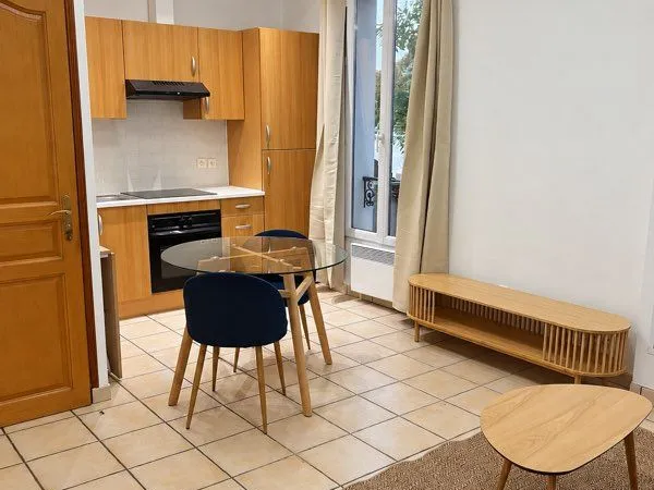 Charmant Studio meublé rénové 22m2 - métro ligne 13 - Saint-Denis