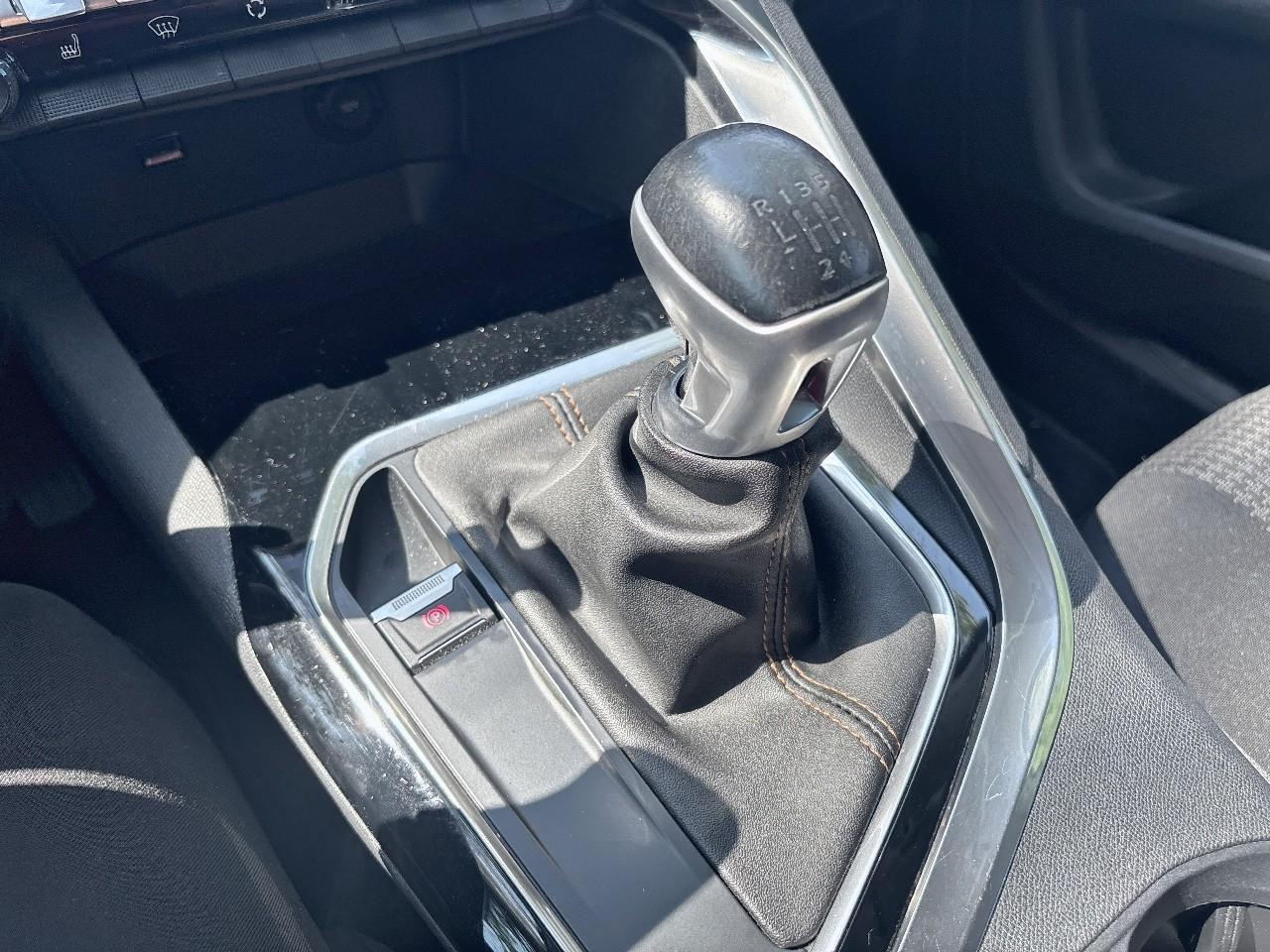 Peugeot 5008 puretech 130ch s&s bvm6 active — photo 18