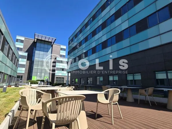 Bureaux - A VENDRE OU A LOUER - 5 117 m² divisibles à partir de 416 m²