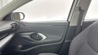 Toyota Yaris 116h Dynamic 5p MY22 — photo 21