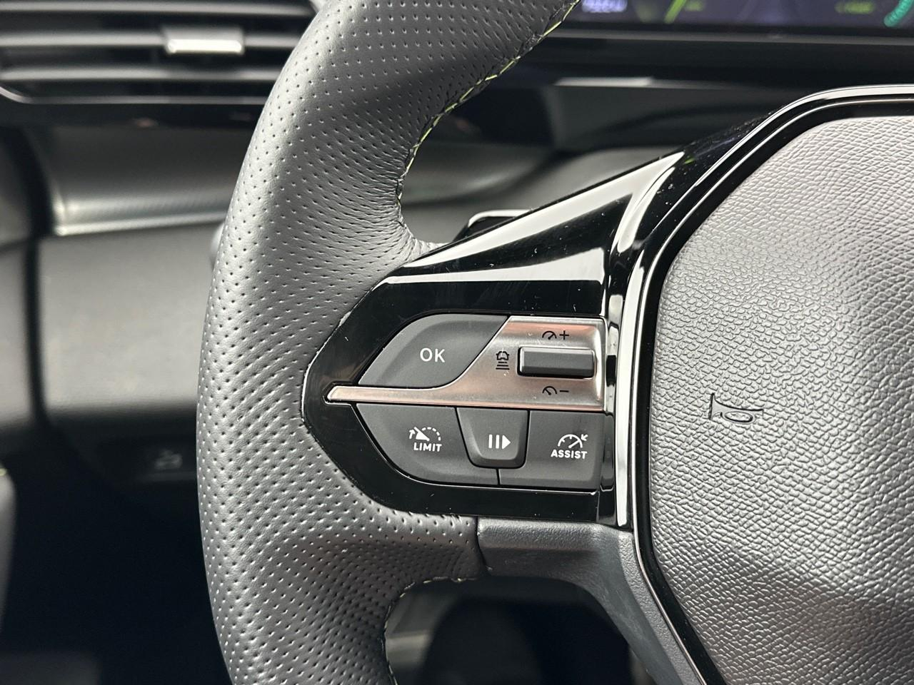 Peugeot 408 hybrid 145 e-dcs6 gt — photo 22