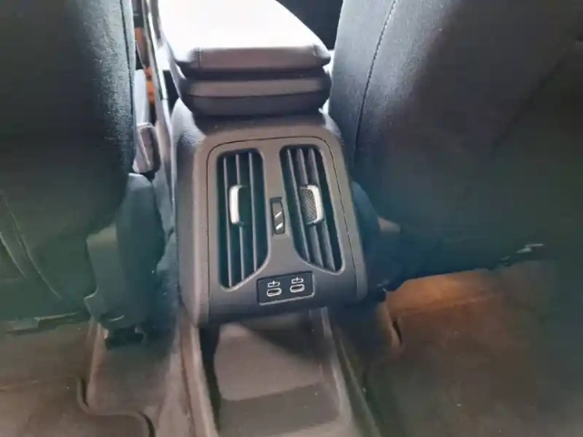 Bmw X1 sdrive 18i 136ch dkg7 — photo 13