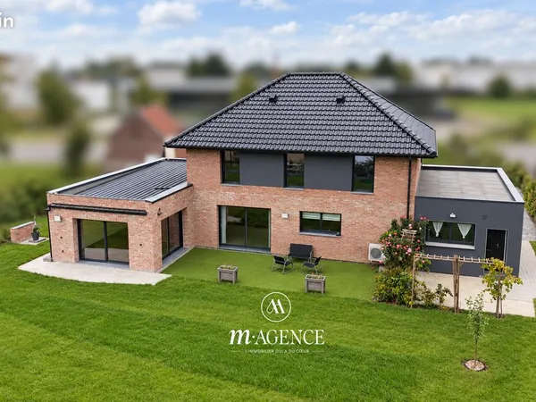Maison 8 pièces 196 m²
