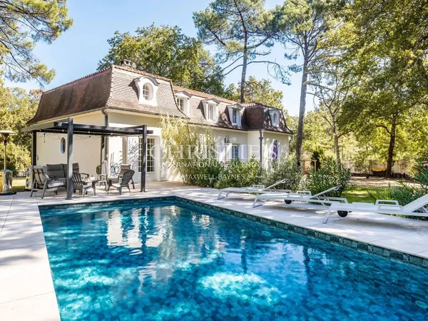 Maison de luxe 8 pièces 235 m²