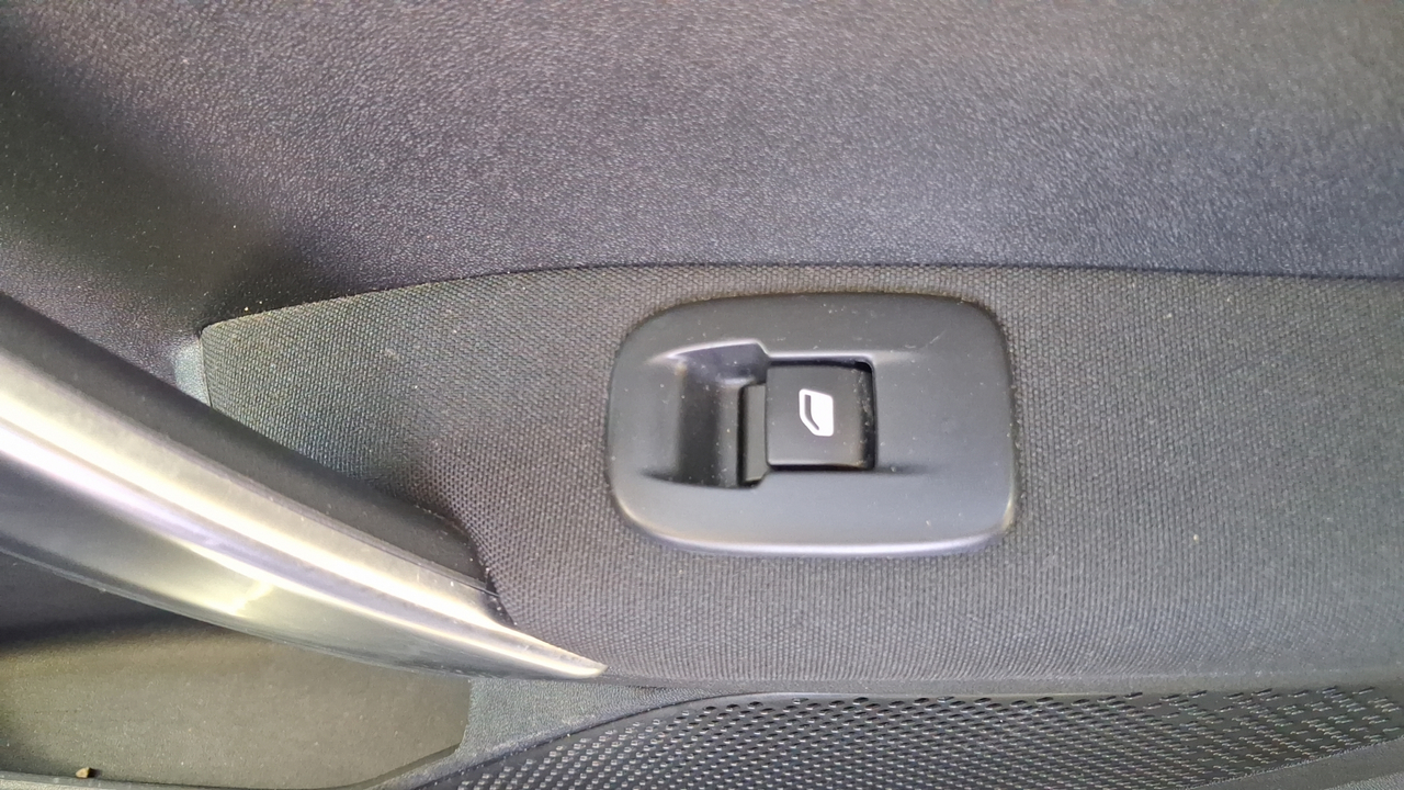 Peugeot 2008 PureTech 110ch S&amp;S BVM6 — photo 21