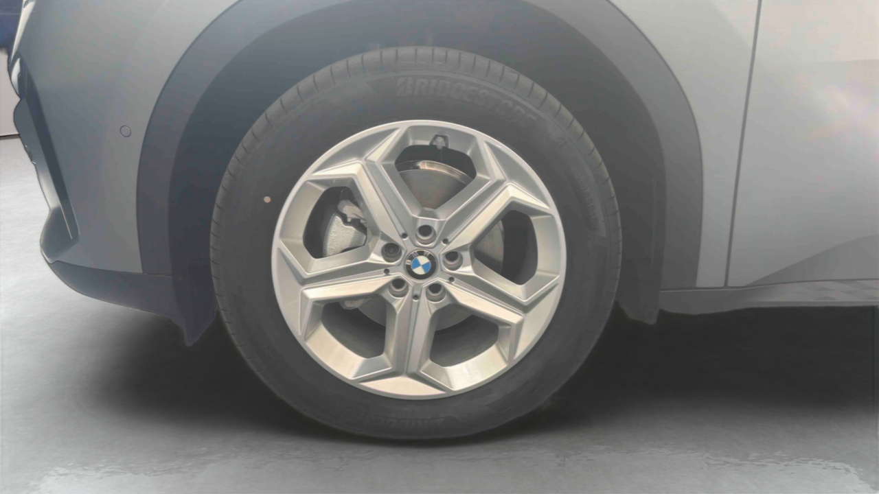 BMW iX2 eDrive20 204ch BVA — photo 14