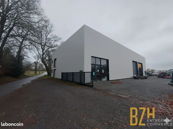 Local 515 m² LANGUIDIC