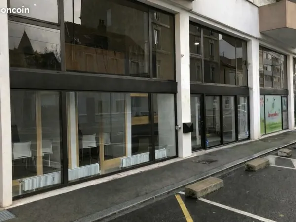 Local bureaux 200 m²