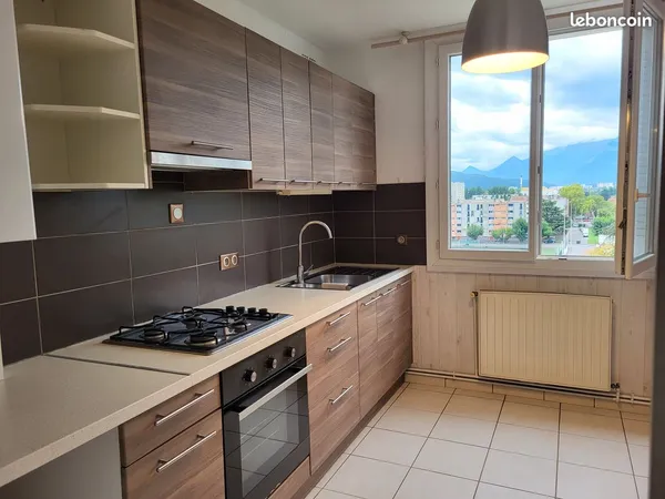 Appartement 2 pièces + cuisine 42 m2