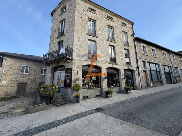 IMMEUBLE DE RAPPORT CENTRE DE SAINT-JULIEN-CHAPTEUIL
