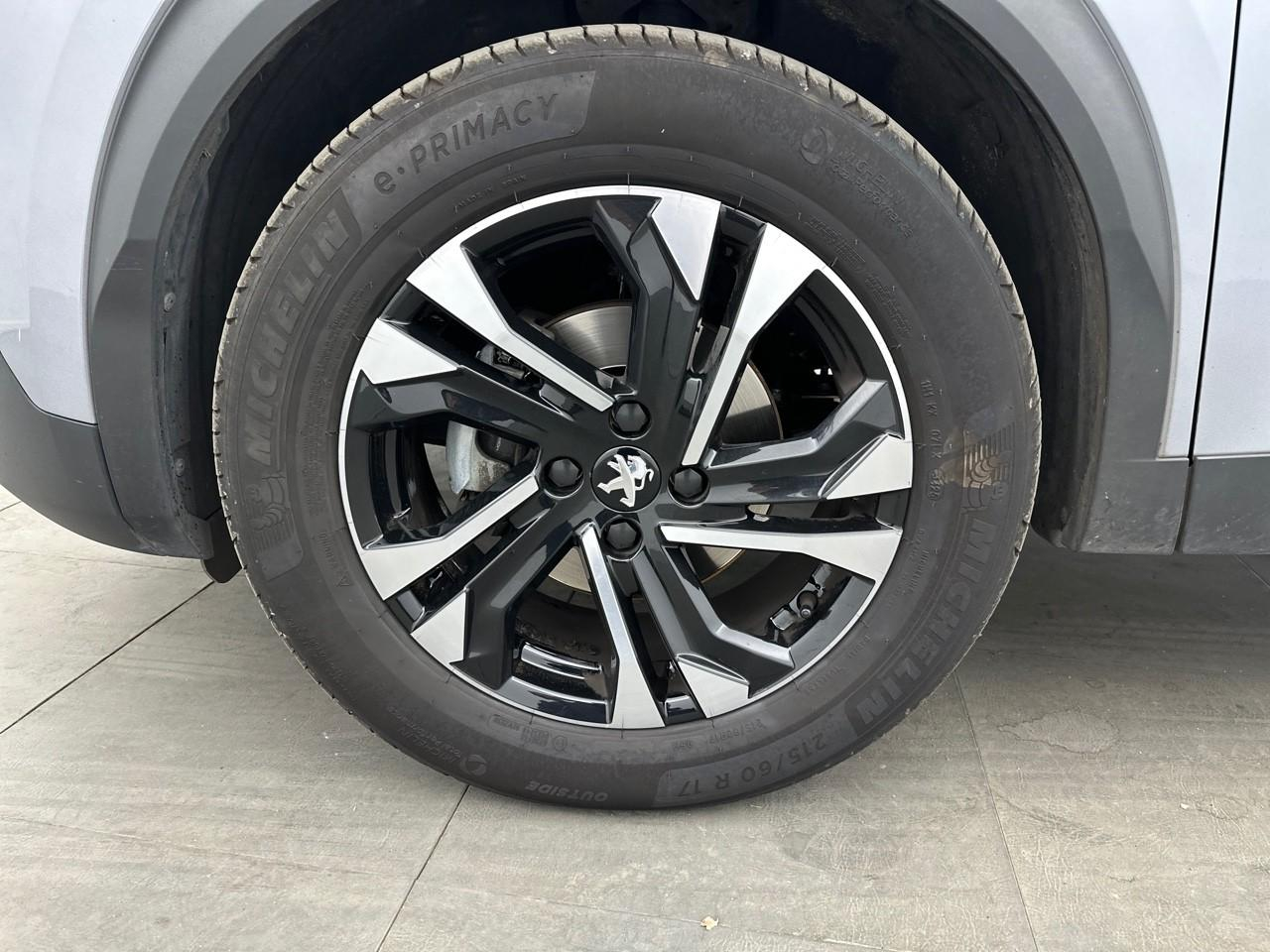 Peugeot 2008 puretech 130 s&s eat8 allure pack — photo 14